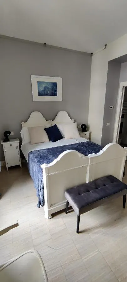 ** Affittacamere Hotel Rosso Segnale Milano Italia