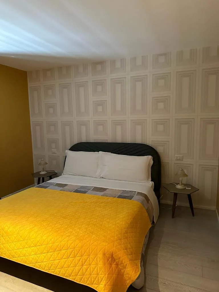 Hotel Rosso Segnale Milano 2*, Mediolan Włochy